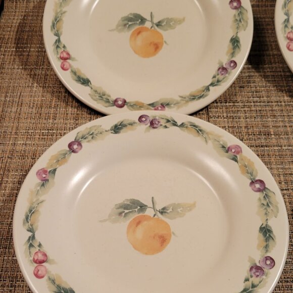 Pfaltzgraff JAMBERRY USA 8" Salad Plates With Peach Design Set of 4 - Picture 4 of 11